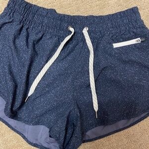 Vuori Clementine 2.5 inch short Navy Blue with Dash Pattern